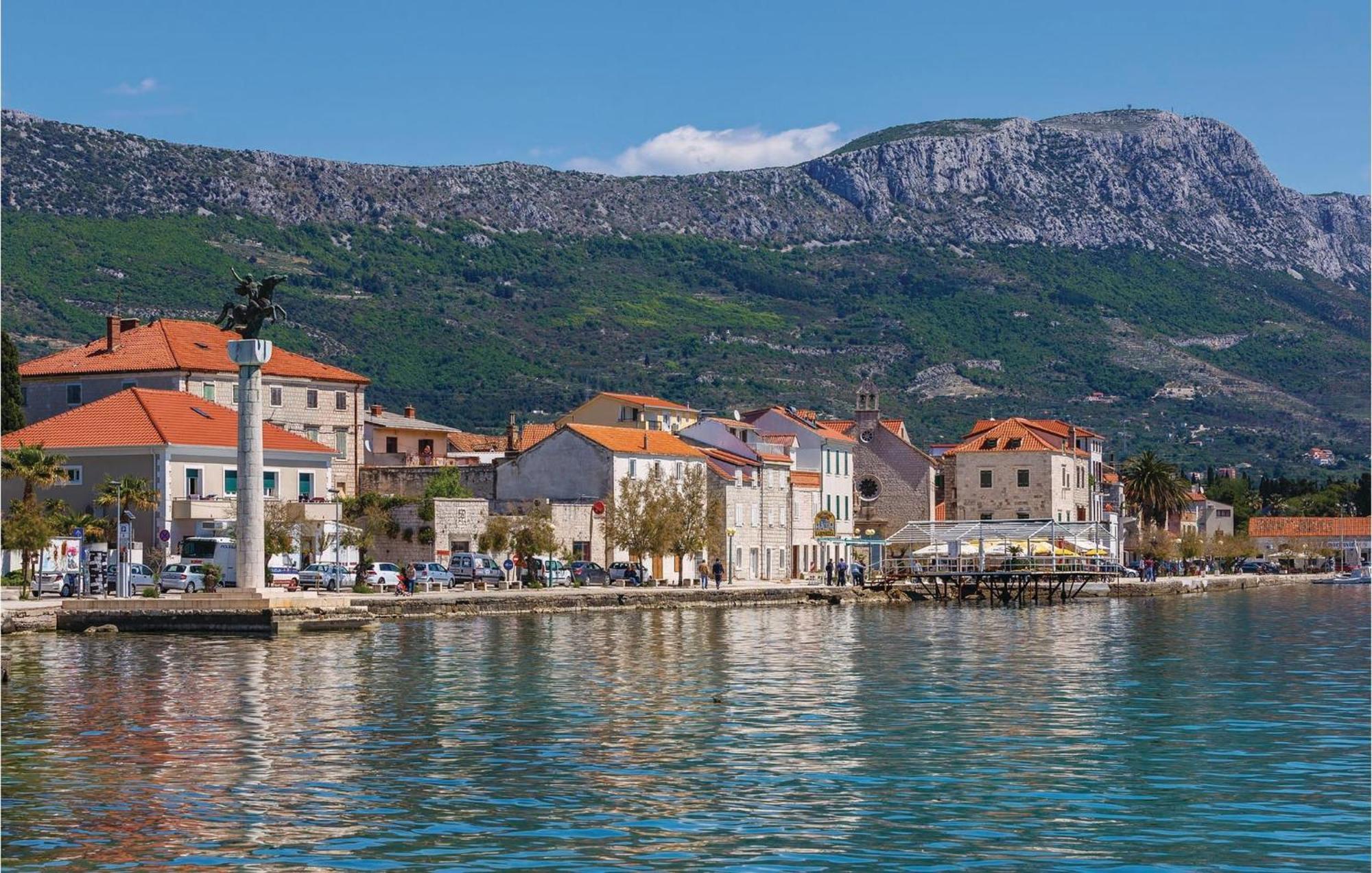 Lovely Apartment In Kastel Stari With Kitchen Kaštela Exteriér fotografie